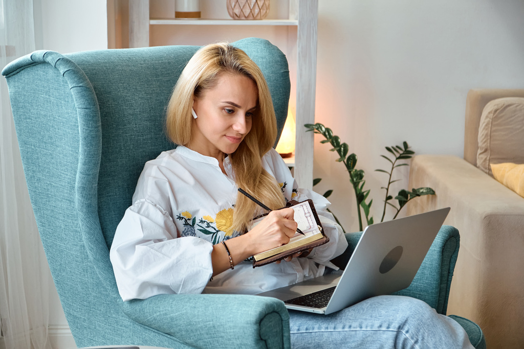 Psychologist or coach conducts online consultation at home offic